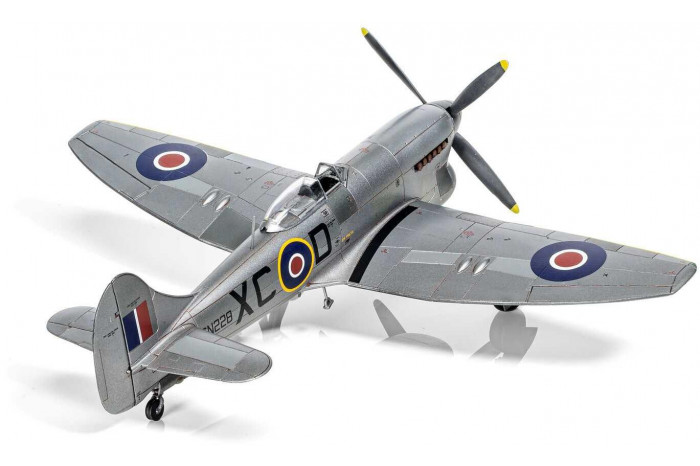 Classic Kit letadlo A02110 - Hawker Tempest Mk.V Post War (1:72)