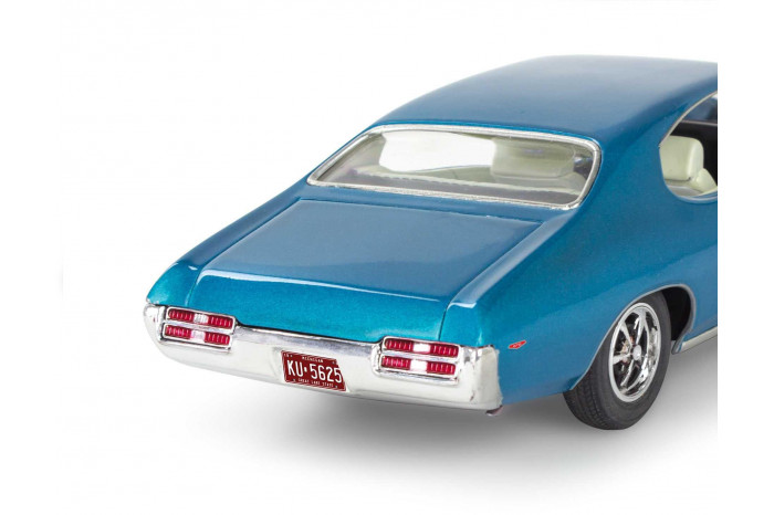 Plastic ModelKit MONOGRAM auto 4530 - 69 Pontiac GTO "The Judge" 2N1 (1:24)
