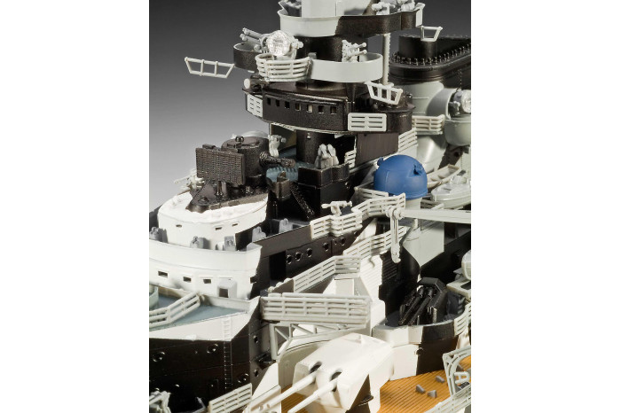 Plastic ModelKit loď 05096 - German Battleship WWII TIRPITZ (1:350)