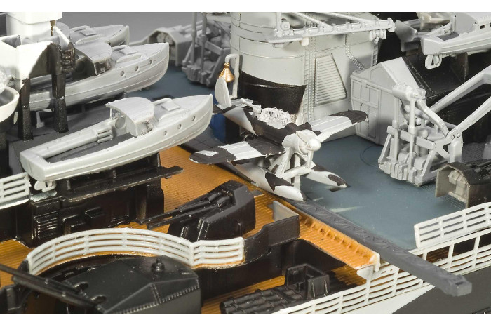 Plastic ModelKit loď 05096 - German Battleship WWII TIRPITZ (1:350)