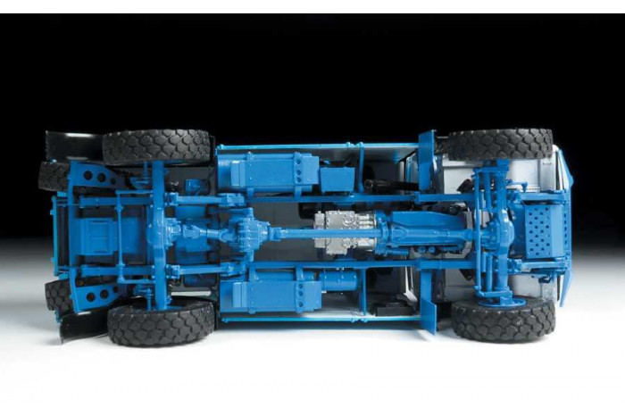 Model Kit trucku 3657 - Kamaz rallye truck (1:35)