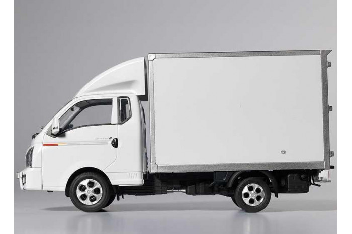 Model Kit auto 15145 - Hyundai Porter II MCP (1:24)