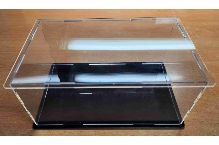 Plexibox s čiernym dnom (S) - 0201