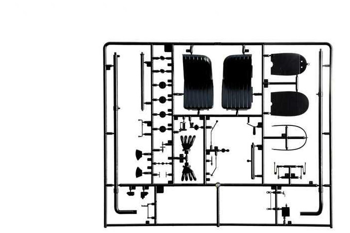 Model Kit auto 4713 - Bugatti 35 B Roadster (1:12)