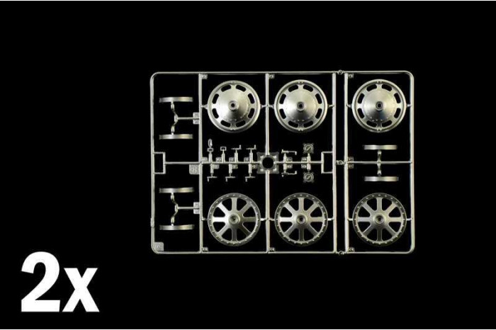 Model Kit auto 4713 - Bugatti 35 B Roadster (1:12)