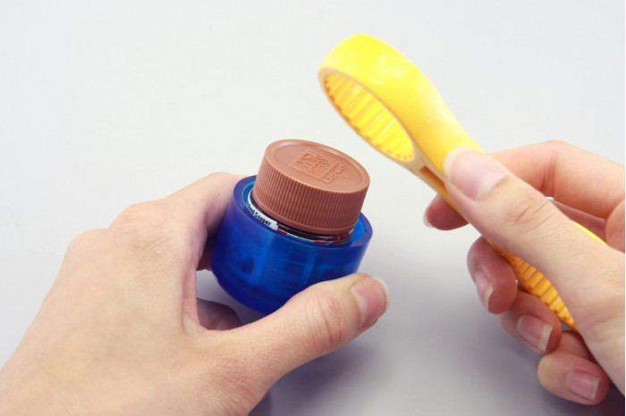 Mr. Cap Opener - otvárač farieb - GT56