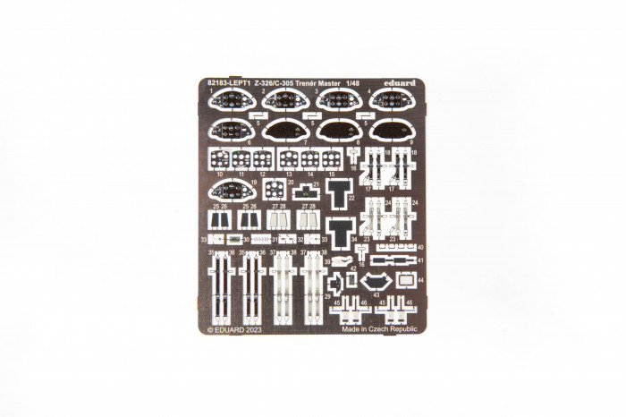 Z-326/ C-305 Trenér Master (1:48) - 82183