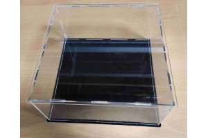 Plexibox s čiernym dnom (200x200x100) - 02031