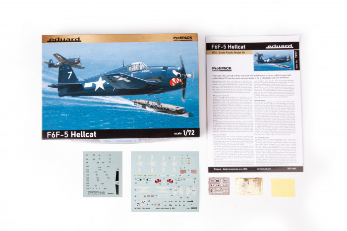F6F-5 Hellcat (1:72) - 7077