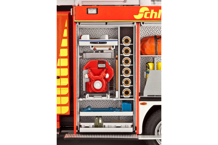 Plastic ModelKit auto 07404 - Schlingmann LF20/16 Mercedes Benz Atego 1529 AF (1:24)