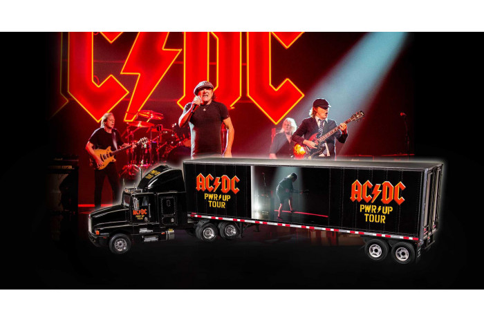 Plastic ModelKit truck 07731 - AC/DC Tour Truck "Power Up" (1:32)