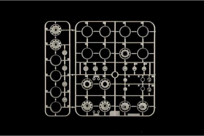 Model Kit truck 3967 - Volvo FH Low Roof (1:24)