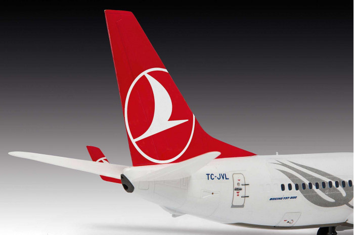 Plastic ModelKit letadlo 03772 - Boeing 737-800 "Turkish Airlines" (1:144)