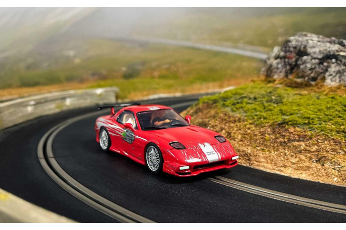 Autíčko Film & TV SCALEXTRIC C4592 - The Fast And The Furious - Mazda RX7 - Dom Turetto (1:32)