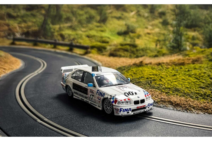 Autíčko Touring SCALEXTRIC C4574 - BMW E36 320i - BTCC 1995 - David Brabham (1:32)