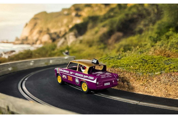 Autíčko Touring SCALEXTRIC C4584 - Ford Anglia 105e George Polley 306 (1:32)