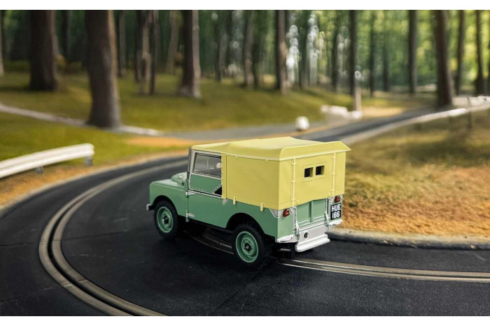 Autíčko Street SCALEXTRIC C4600 - Land Rover Series 1 - HUE166 (1:32)