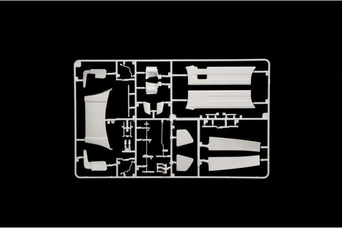 Model Kit truck 3970 - Volvo FH16 Medium Roof (1:24)