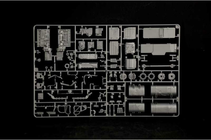 Model Kit truck 3970 - Volvo FH16 Medium Roof (1:24)