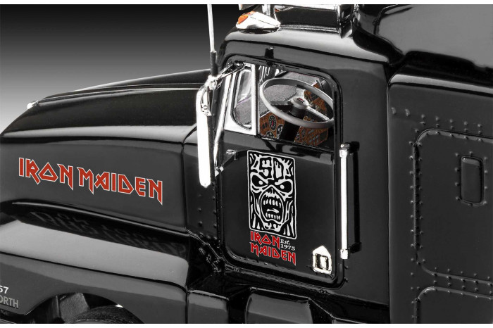 Plastic ModelKit auto 07740 - Tour Truck "Iron Maiden" (1:32)