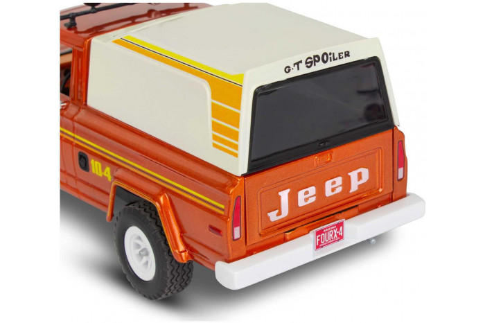 Plastic ModelKit MONOGRAM auto 4568 - Jeep J-10 pickup with camper (1:24)