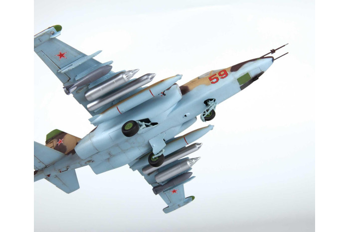 Model Kit letadlo 7312 - Soviet Attack Aircraft Su-25 "Frogfoot" (1:72)