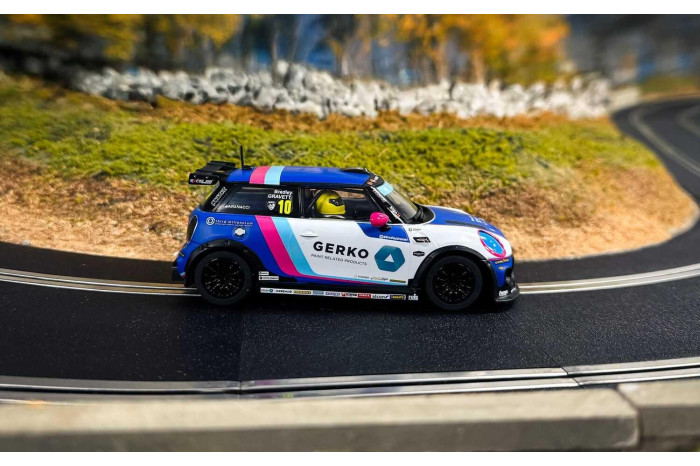 Autíčko Touring SCALEXTRIC C4410 - Mini Cooper F56 - Bradley Gravett 2024 (1:32)