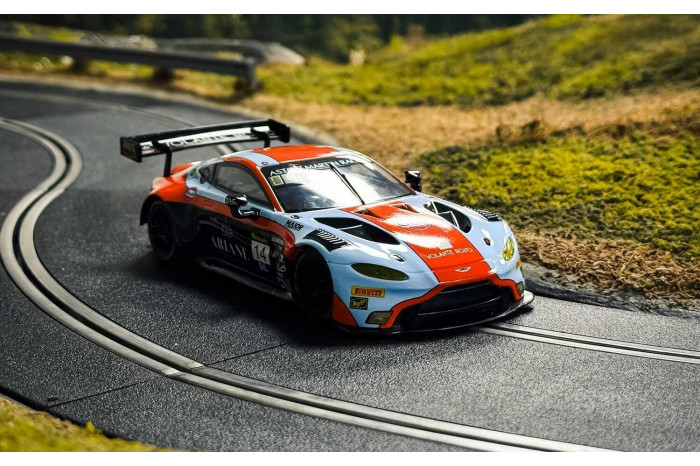 Autíčko Gulf SCALEXTRIC C4655 - Aston Martin GT3 Vantage - Bathurst 2025 (1:32)