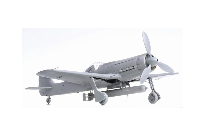 FOCKE -WULF Ta 152- C1/R14 (1:48) - 5573