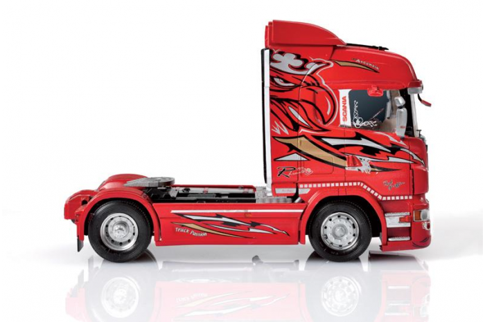 Model Kit truck 3882 - SCANIA R560 V8 HIGHLINE "RED GRIFFIN" (1:24)