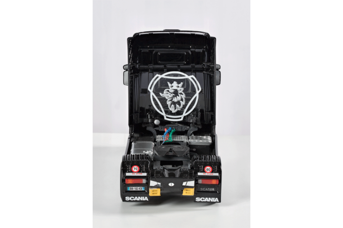 Model Kit truck 3879 - SCANIA R730 THE GRIFFIN (1:24)