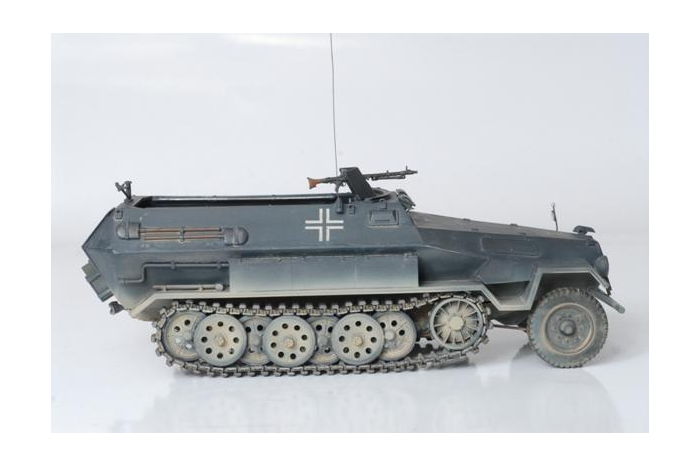 Model Kit military 3572 - Hanomag Sd.Kfz.251/1 Ausf.B (1:35)