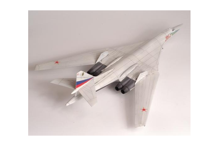 Model Kit letadlo 7002 - Tupolev TU-160 Russian Strategic Bomber (1:144)